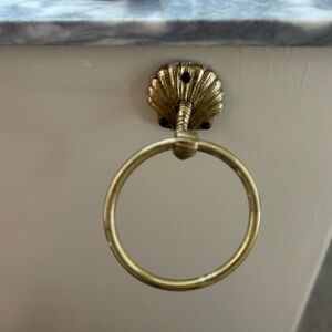 Towel bar (circles) hand towels I have 4